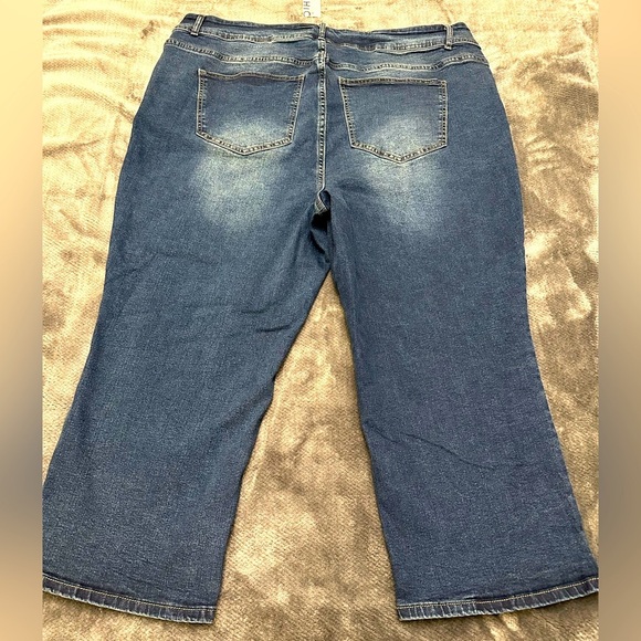 BloomChic Plus Size 3XL Stretchy High Rise Dark Wash Cropped Jeans us22 - Picture 2 of 5